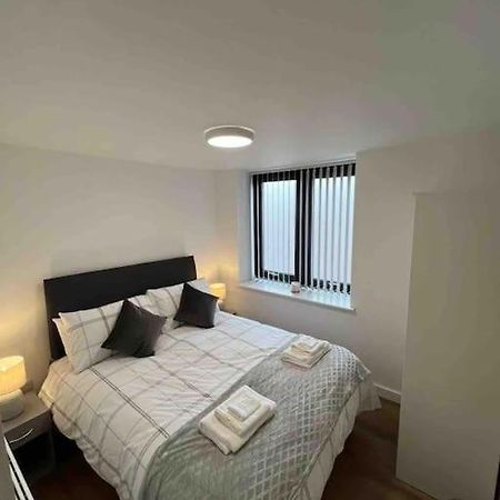 Newly Built 2 Bed Flat In The Heart Of Leek Exterior foto