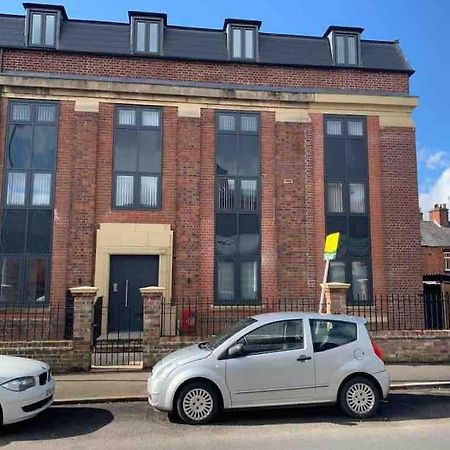 Newly Built 2 Bed Flat In The Heart Of Leek Exterior foto