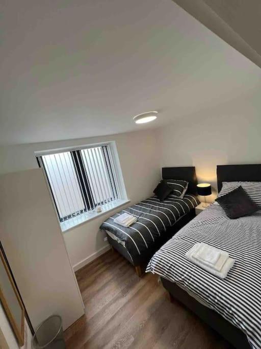 Newly Built 2 Bed Flat In The Heart Of Leek Exterior foto